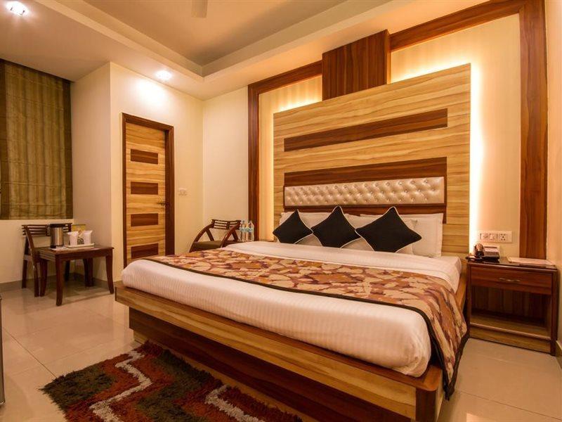 Hotel Aster Inn New Delhi Exteriör bild