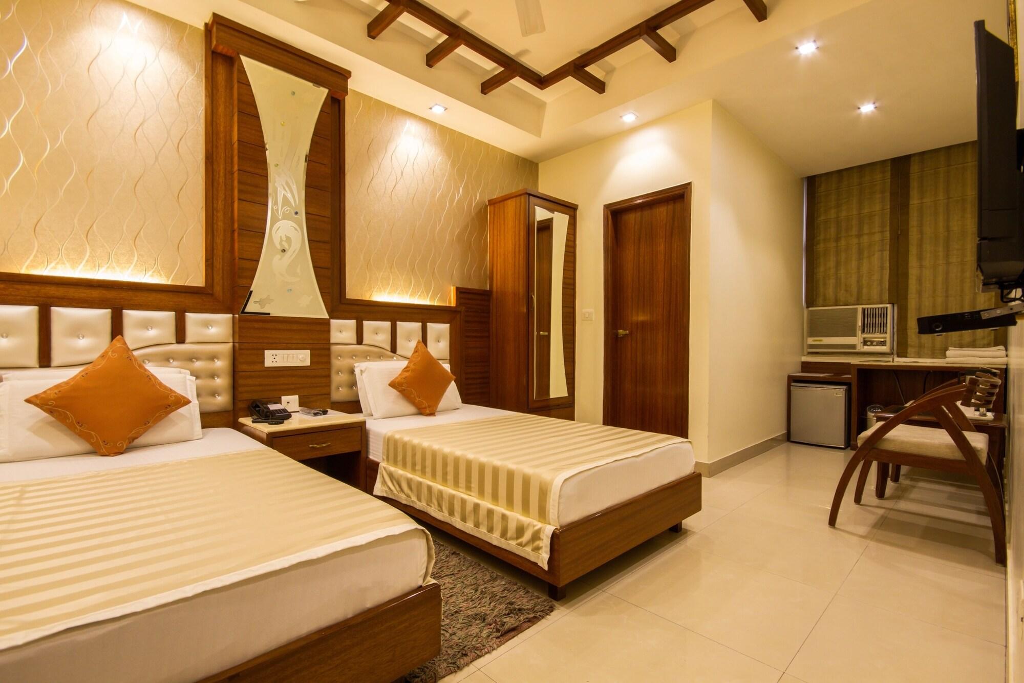 Hotel Aster Inn New Delhi Exteriör bild