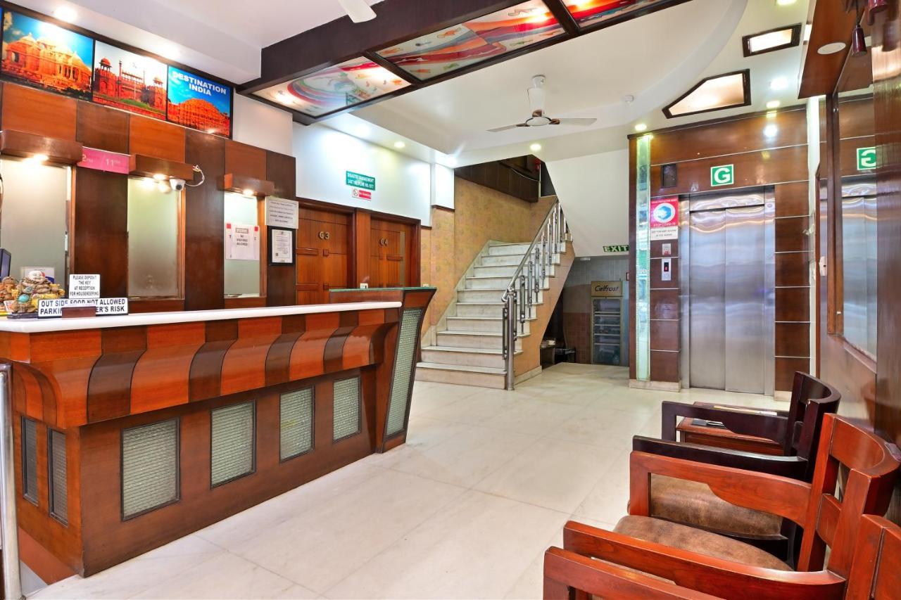 Hotel Aster Inn New Delhi Exteriör bild
