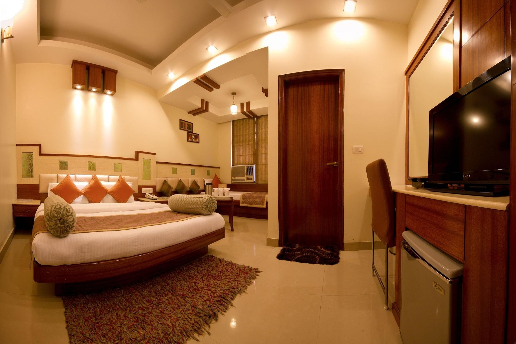 Hotel Aster Inn New Delhi Exteriör bild