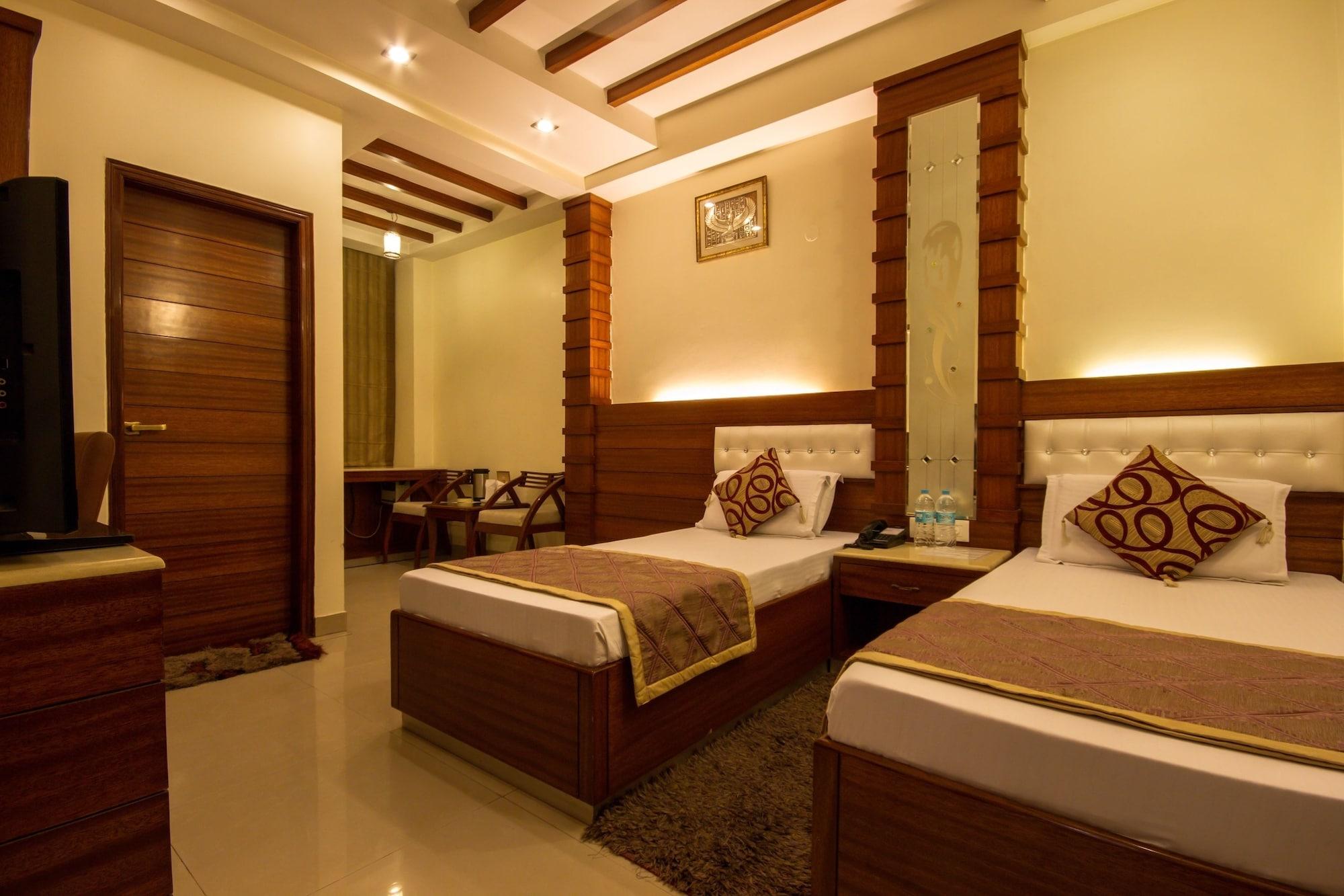 Hotel Aster Inn New Delhi Exteriör bild