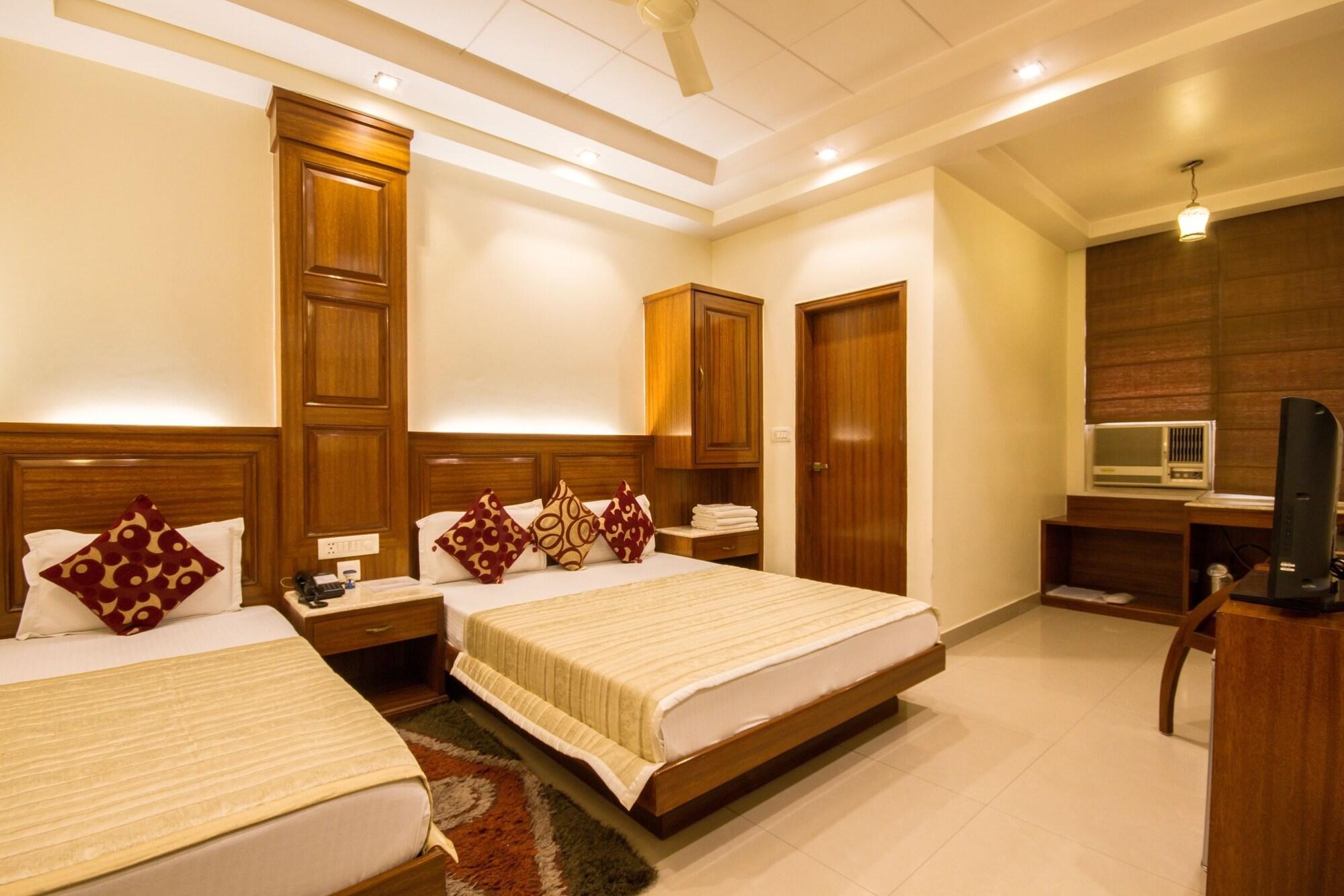 Hotel Aster Inn New Delhi Exteriör bild