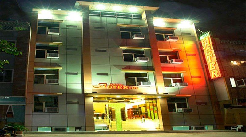 Hotel Aster Inn New Delhi Exteriör bild