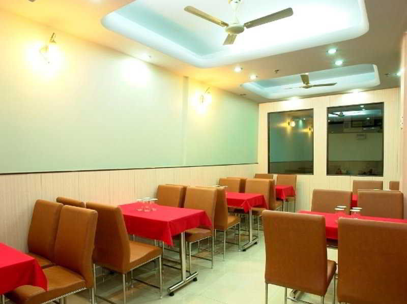 Hotel Aster Inn New Delhi Exteriör bild