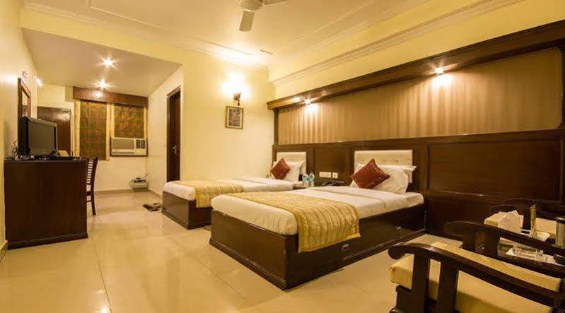 Hotel Aster Inn New Delhi Exteriör bild