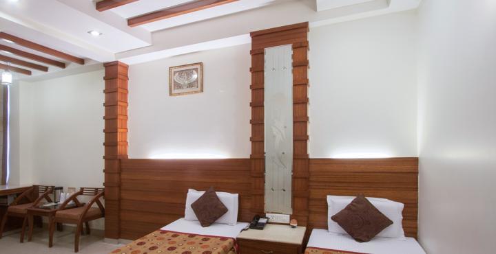 Hotel Aster Inn New Delhi Exteriör bild